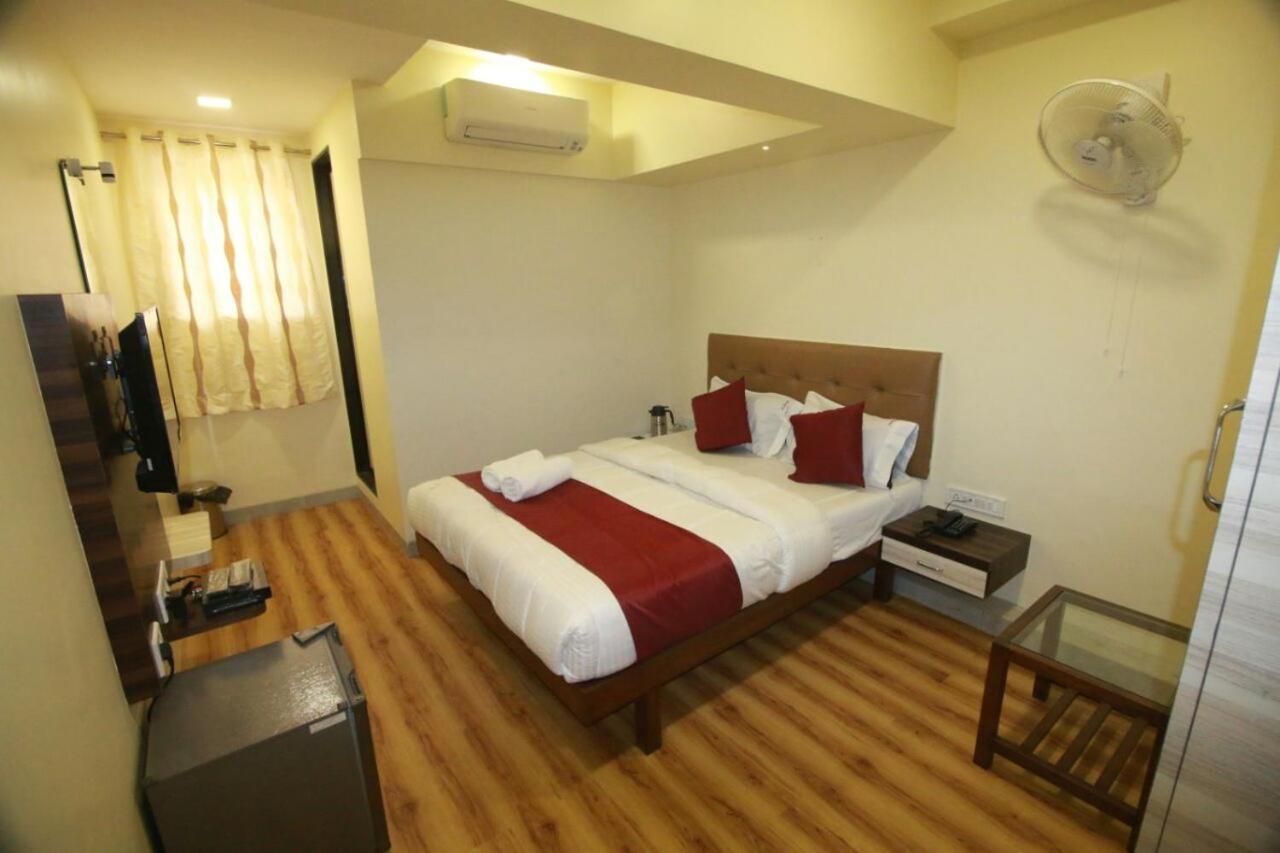 Hotel Alfa International Near Nanavati Hospital Mumbai Near Airport Mumbai Near Juhu Beach Exteriör bild